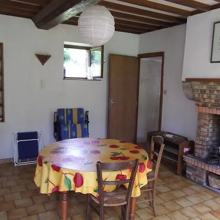 Petite Maison Au Bord De L'eau *