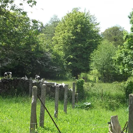 Petite Maison Au Bord De L'eau Casa di campagna *